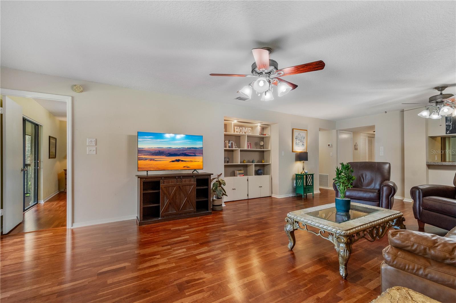 Image 15 of 34 For 1055 Kensignton Park Drive 317