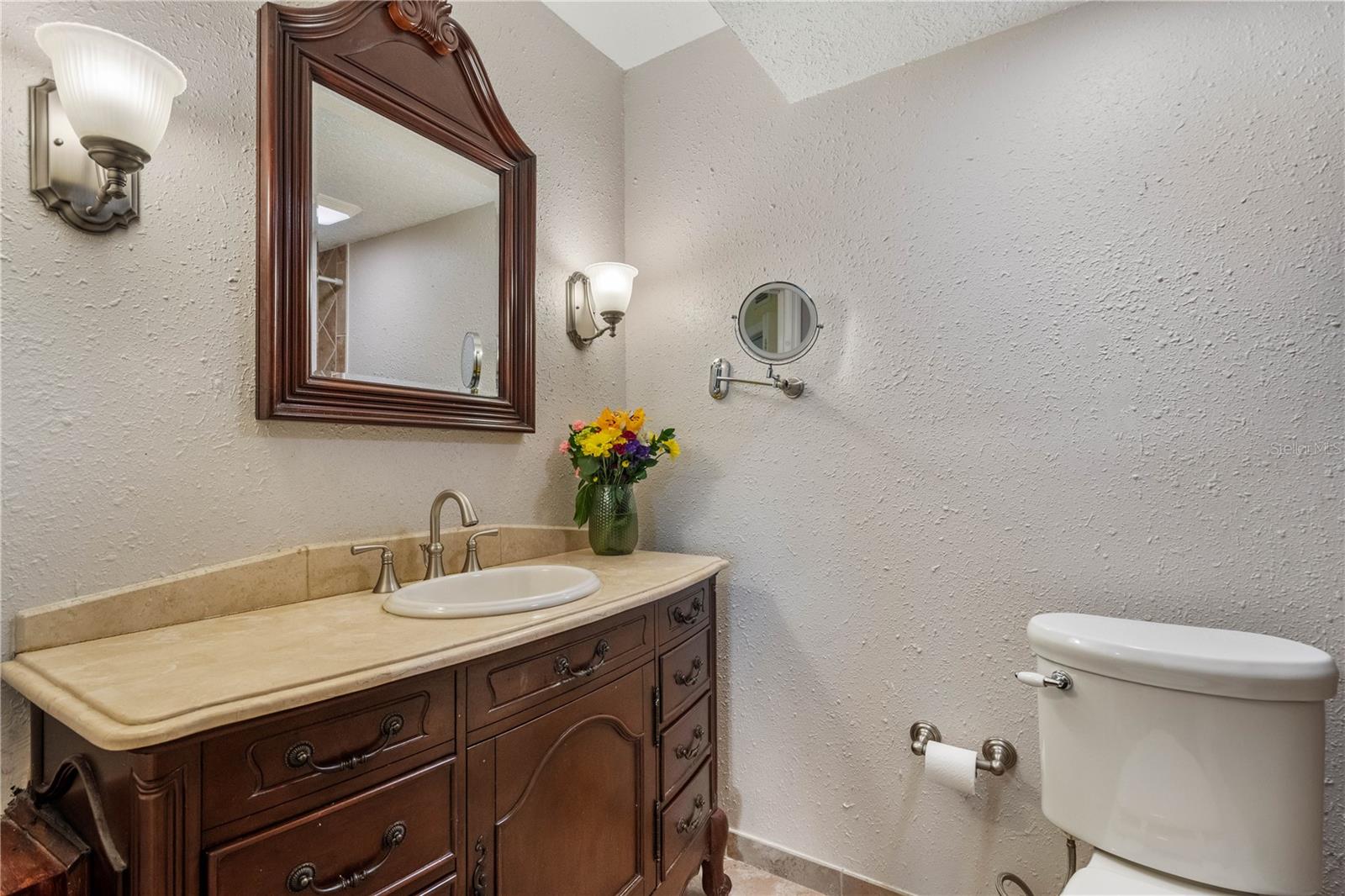 Image 19 of 34 For 1055 Kensignton Park Drive 317