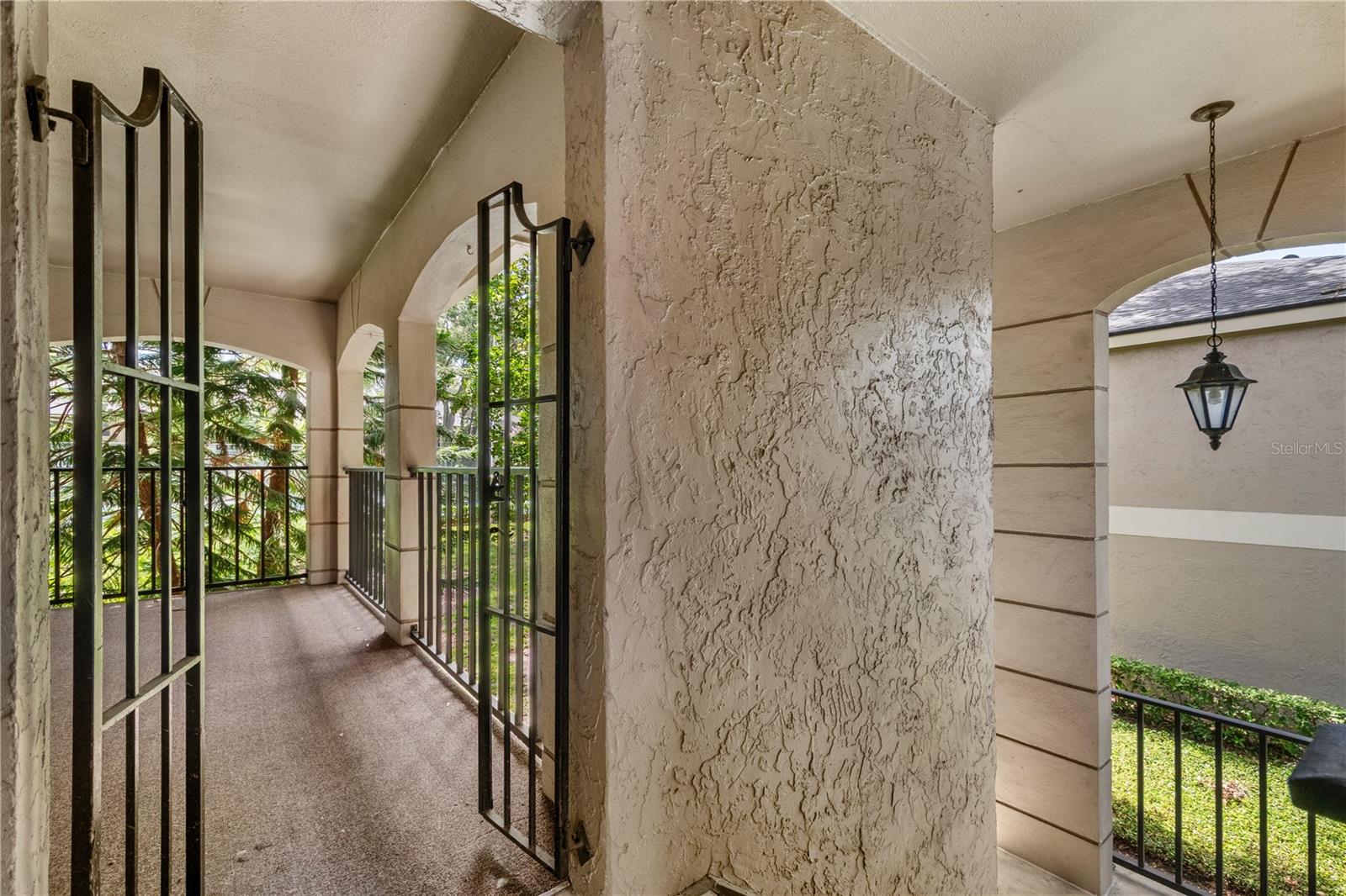 Image 2 of 34 For 1055 Kensignton Park Drive 317
