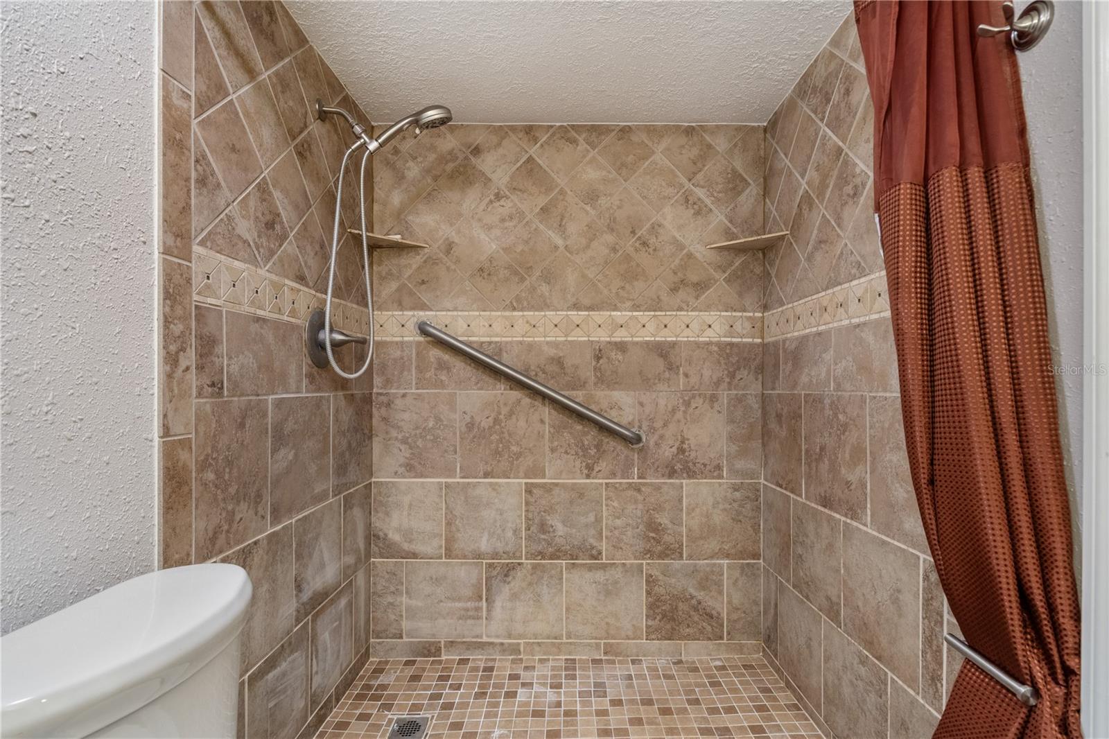 Image 20 of 34 For 1055 Kensignton Park Drive 317