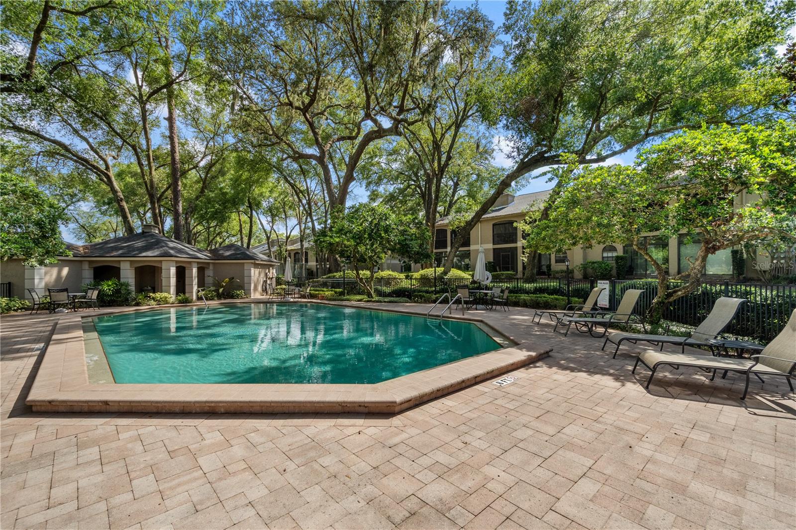 Image 24 of 34 For 1055 Kensignton Park Drive 317