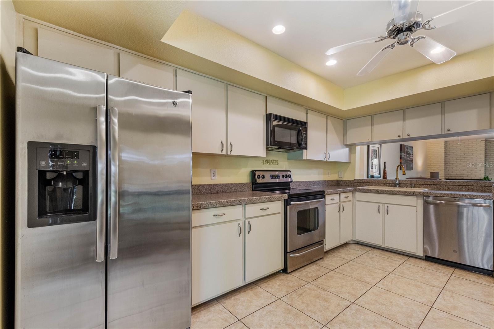 Image 5 of 34 For 1055 Kensignton Park Drive 317