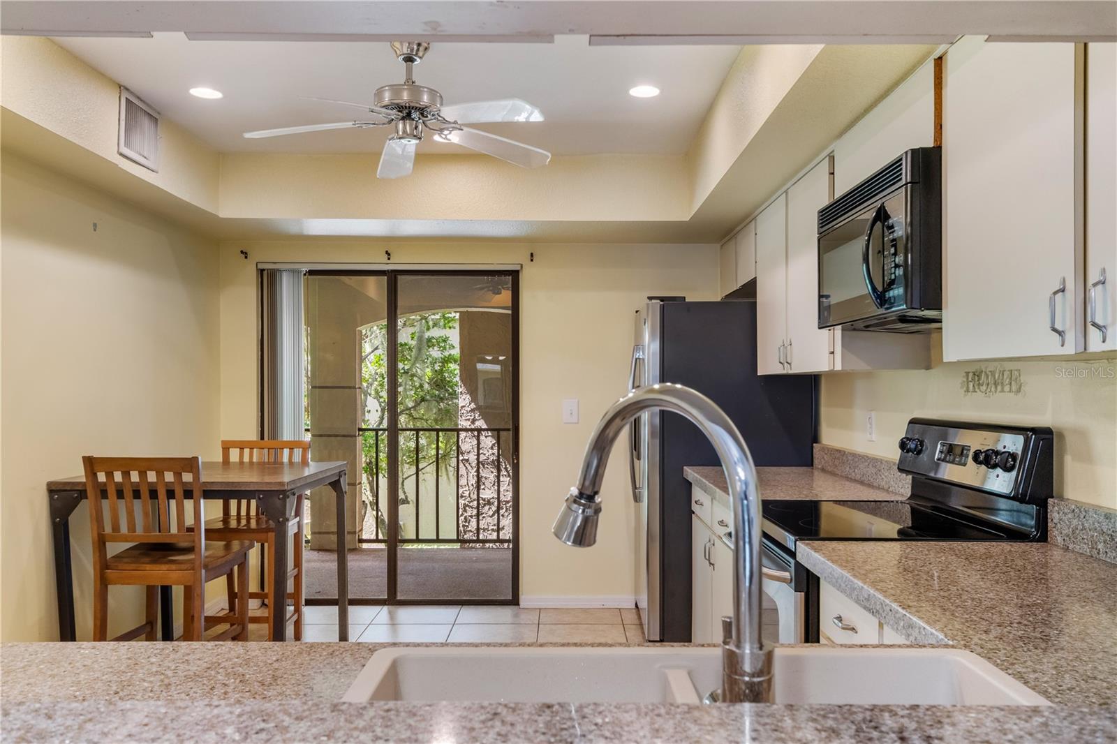 Image 7 of 34 For 1055 Kensignton Park Drive 317
