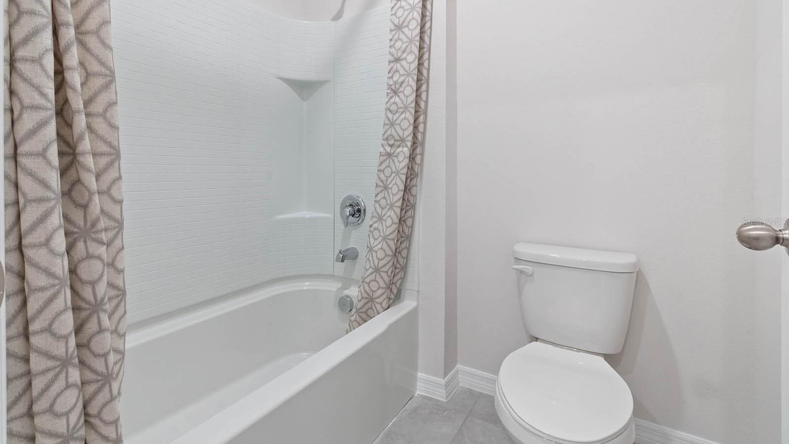 Image 23 of 28 For 816 Silver Palm Drive