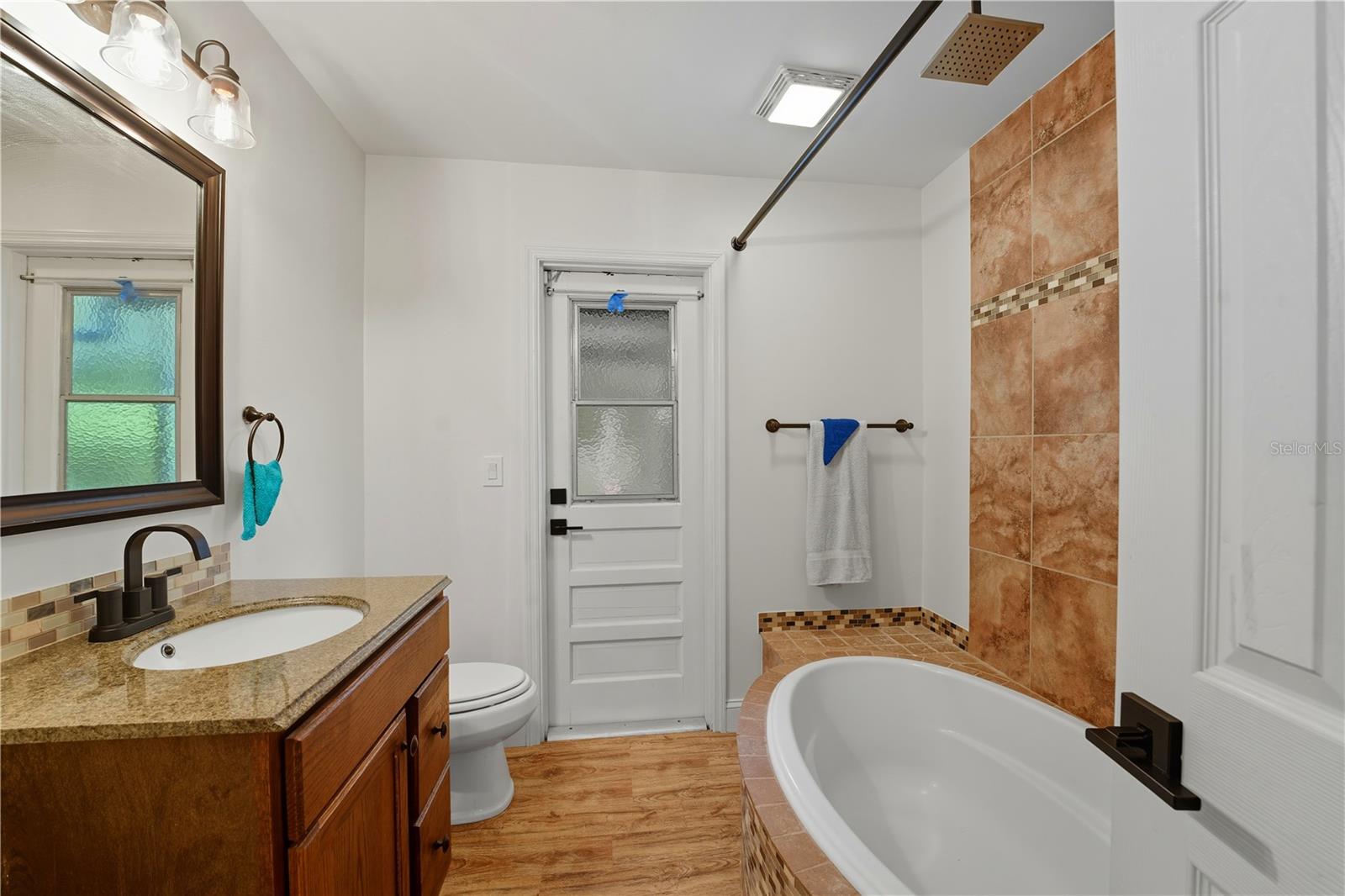 Image 13 of 14 For 416 Haverlake Circle