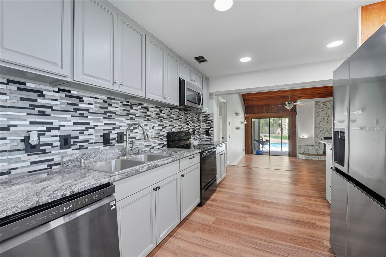 Image 14 of 14 For 416 Haverlake Circle