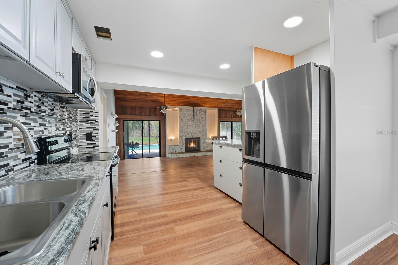 Image 8 of 14 For 416 Haverlake Circle