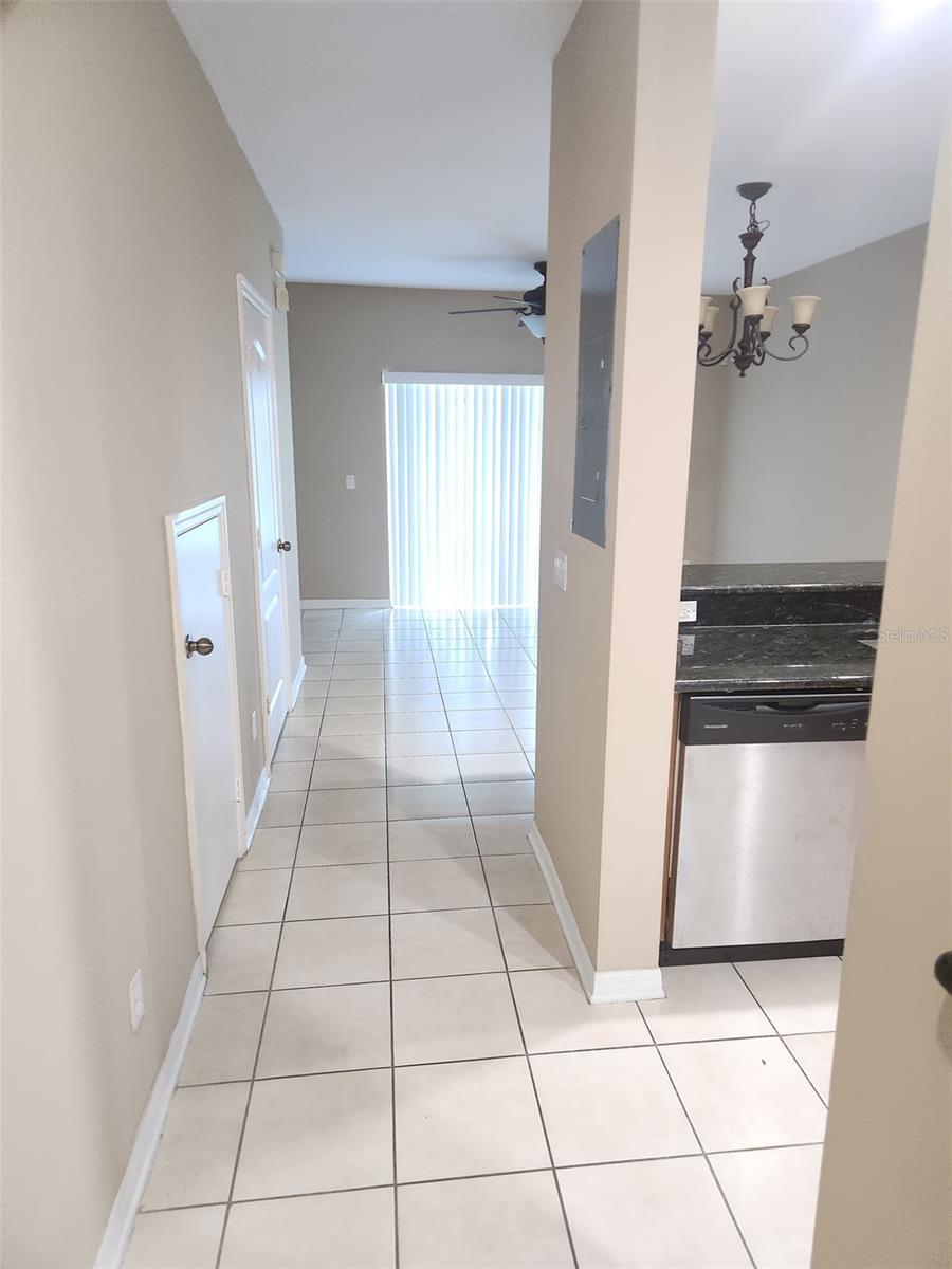 Image 11 of 20 For 3577 Wilshire Way Road 61