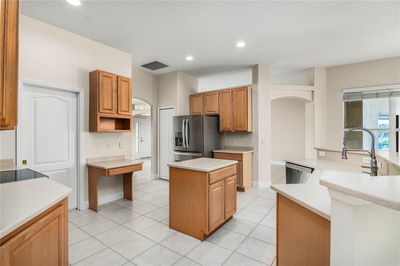 Listing photo id 8 for 3620 Chardonnay Drive