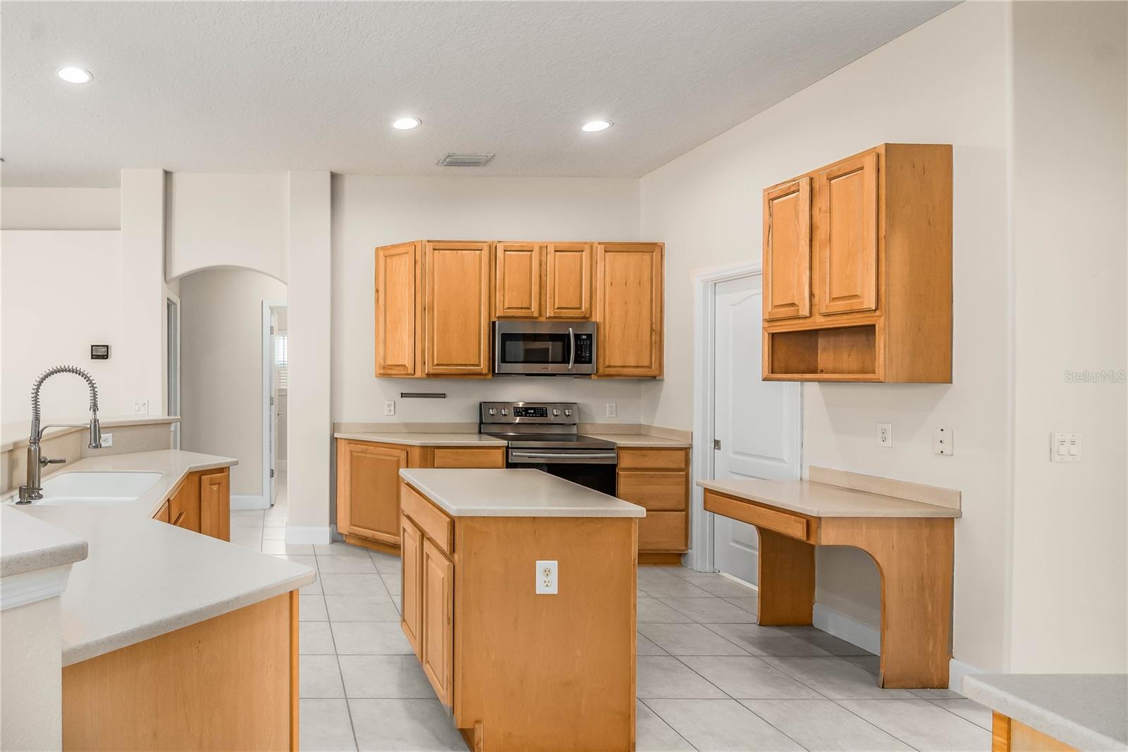 Listing photo id 10 for 3620 Chardonnay Drive