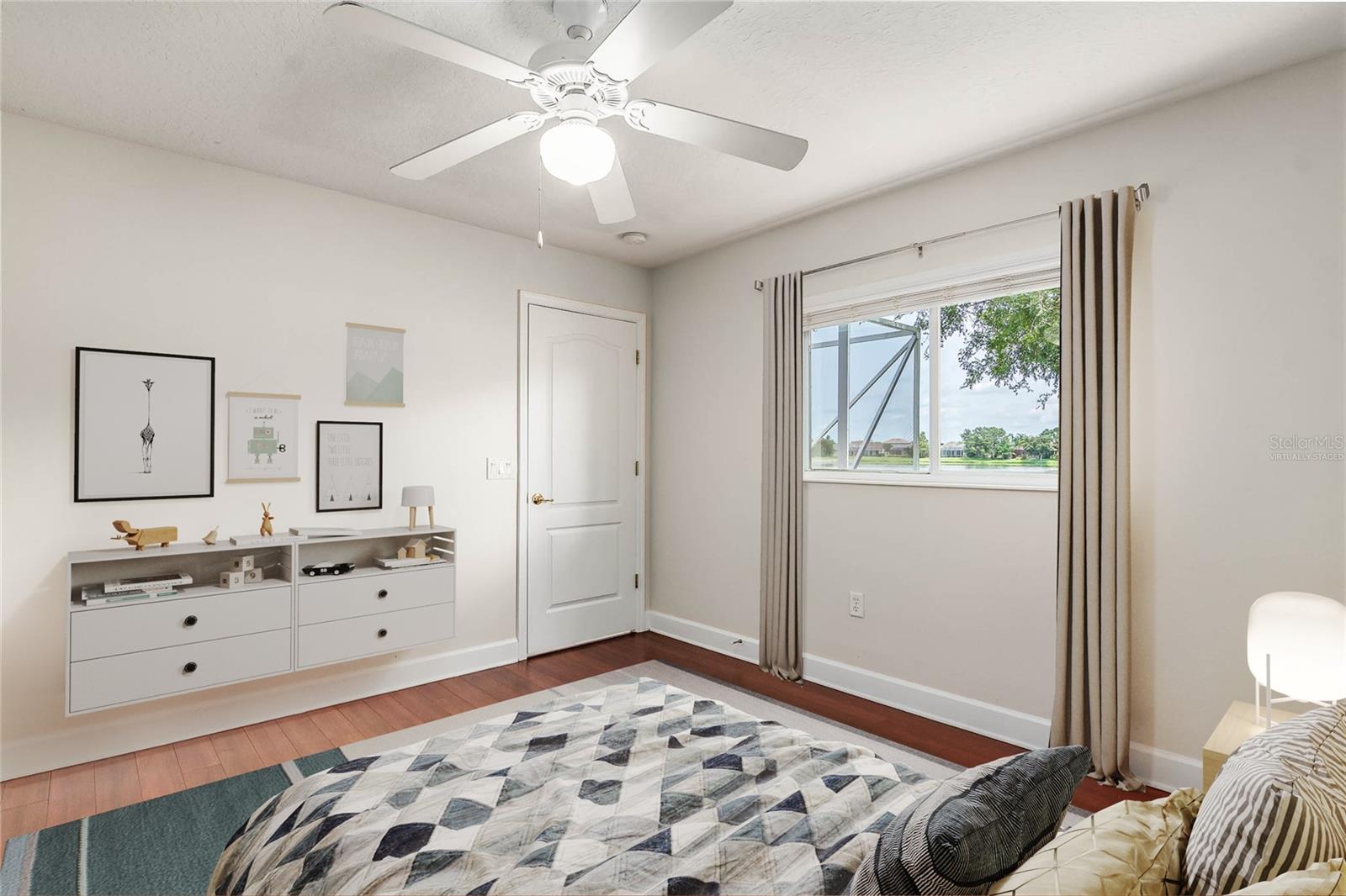 Listing photo id 23 for 3620 Chardonnay Drive