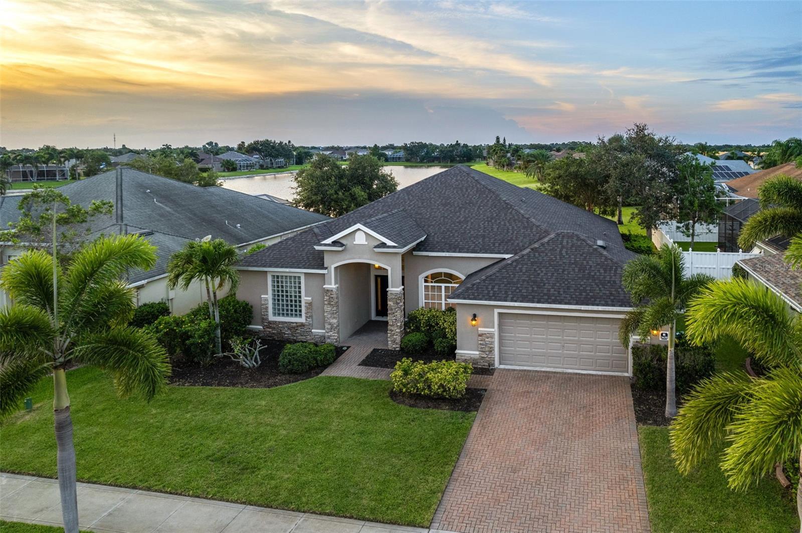 Listing photo id 1 for 3620 Chardonnay Drive