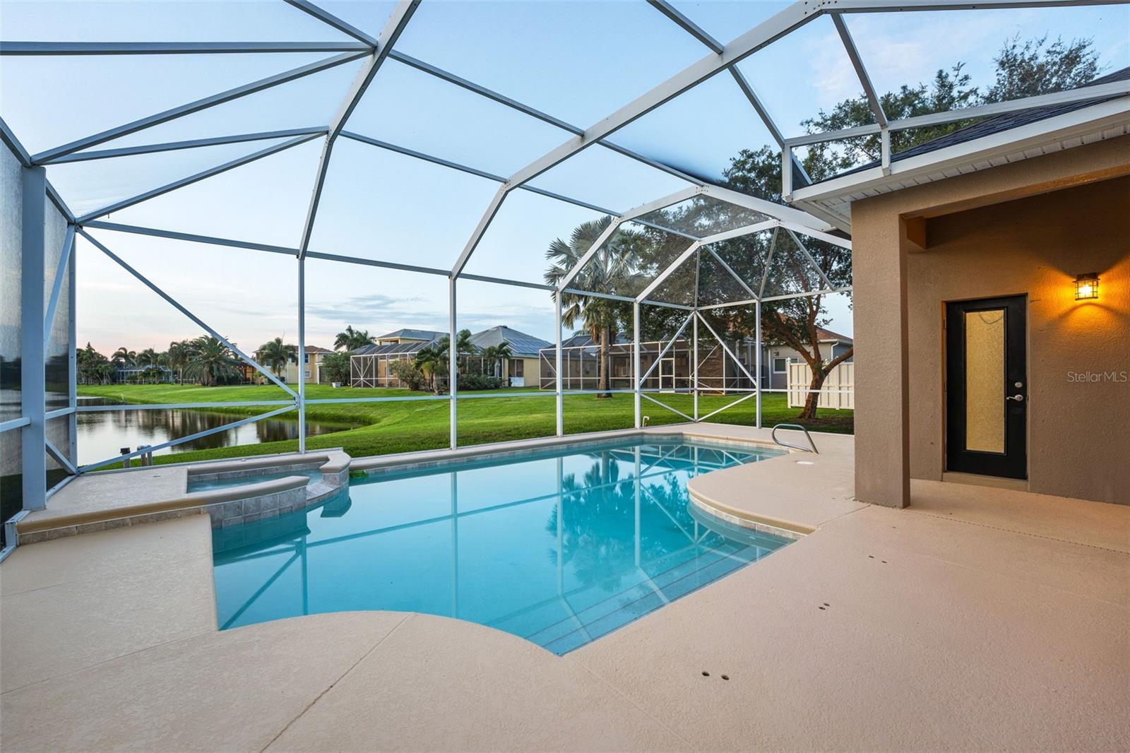 Listing photo id 32 for 3620 Chardonnay Drive
