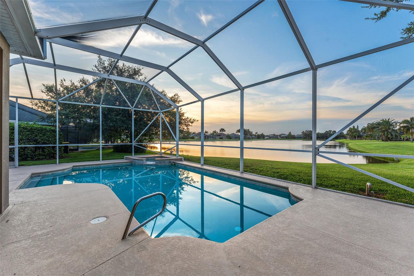 Listing photo id 34 for 3620 Chardonnay Drive