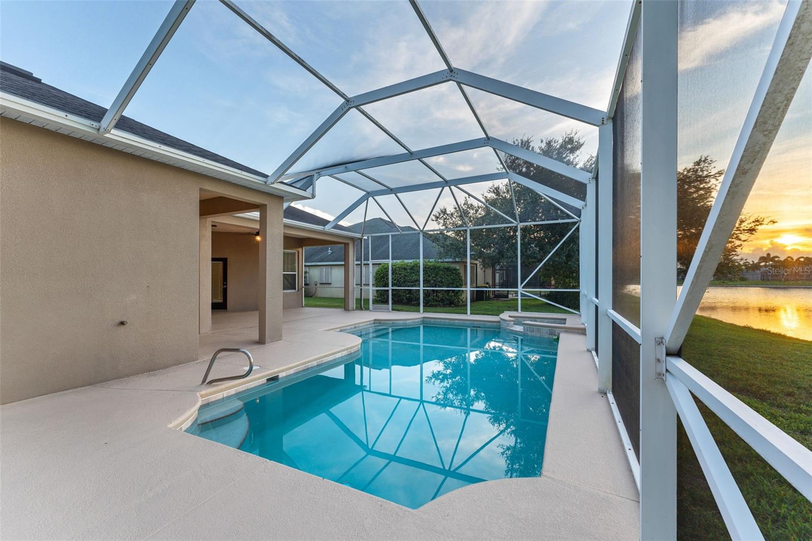 Listing photo id 35 for 3620 Chardonnay Drive