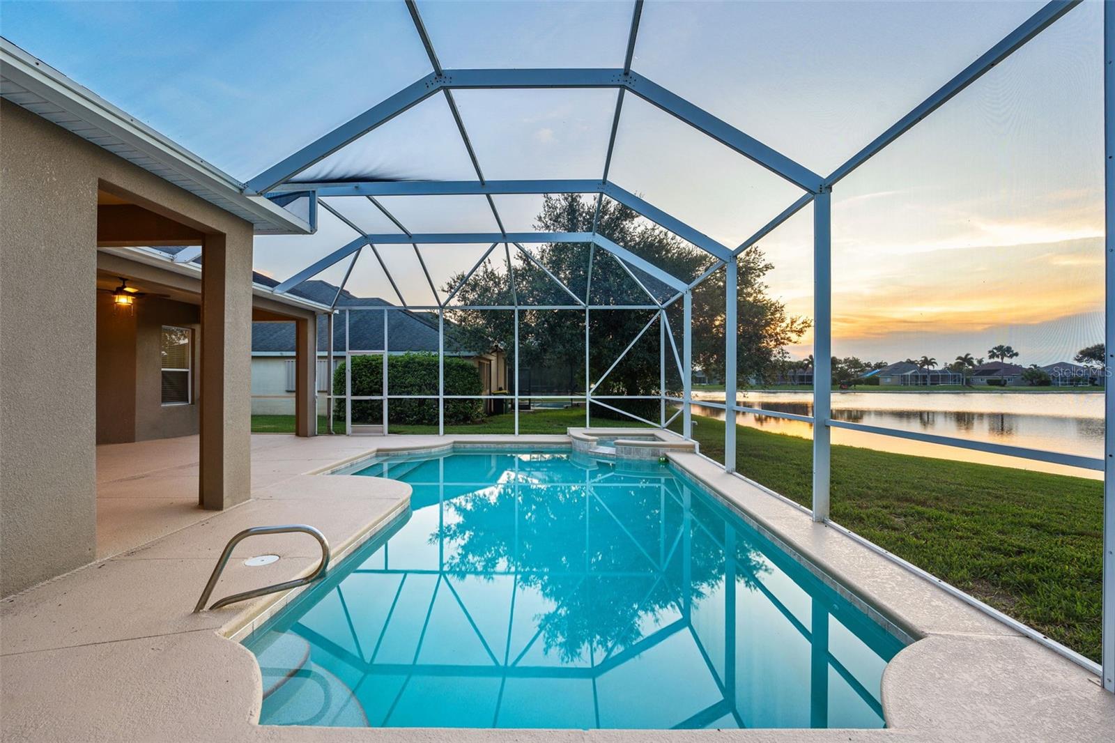Listing photo id 36 for 3620 Chardonnay Drive