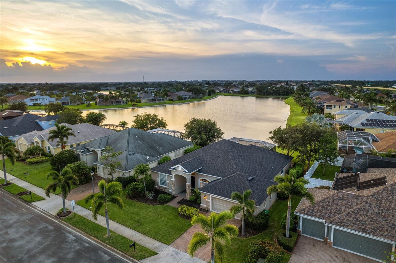 Listing photo id 44 for 3620 Chardonnay Drive