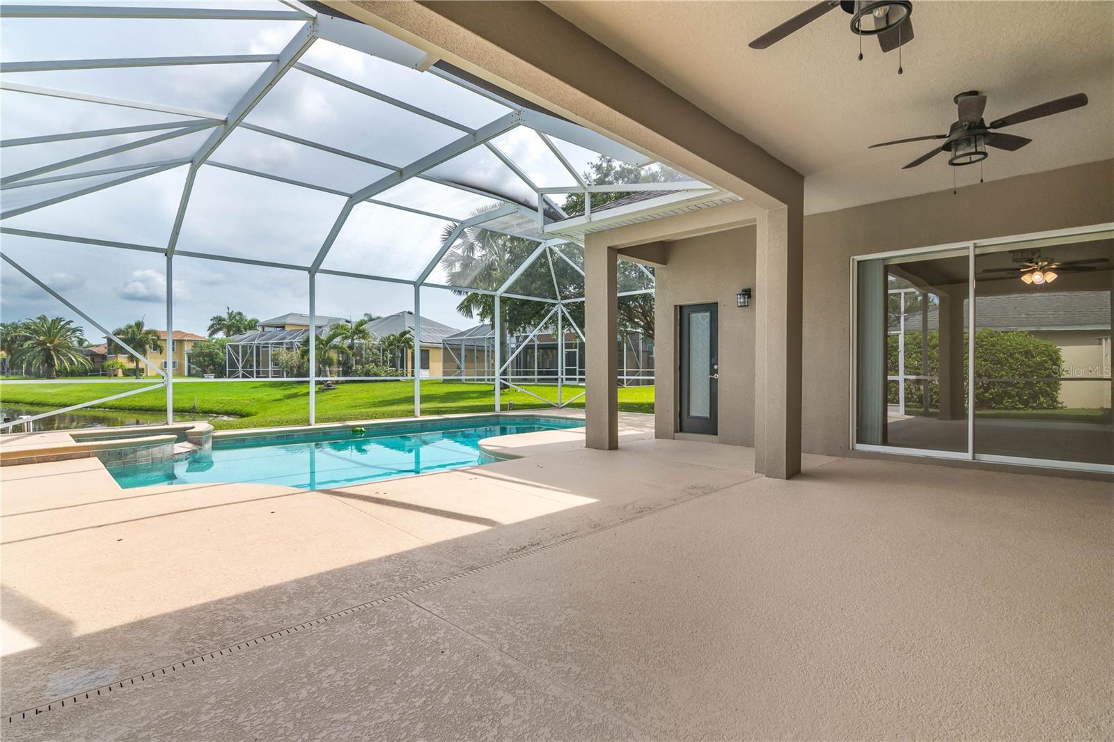Listing photo id 73 for 3620 Chardonnay Drive