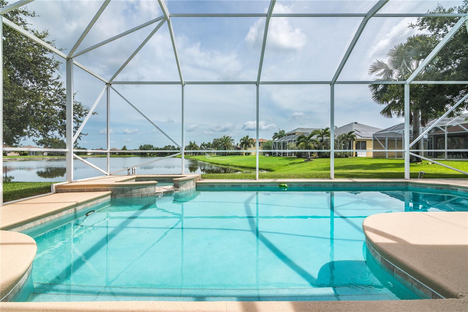 Listing photo id 74 for 3620 Chardonnay Drive
