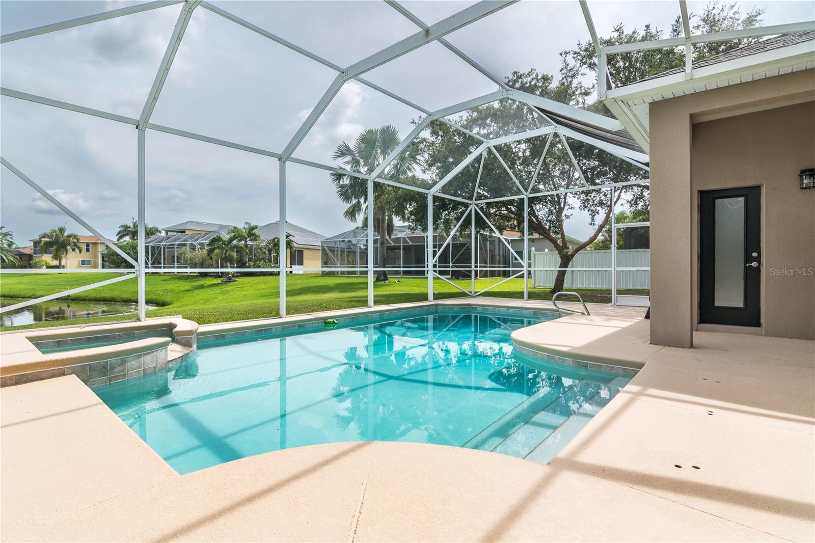 Listing photo id 75 for 3620 Chardonnay Drive