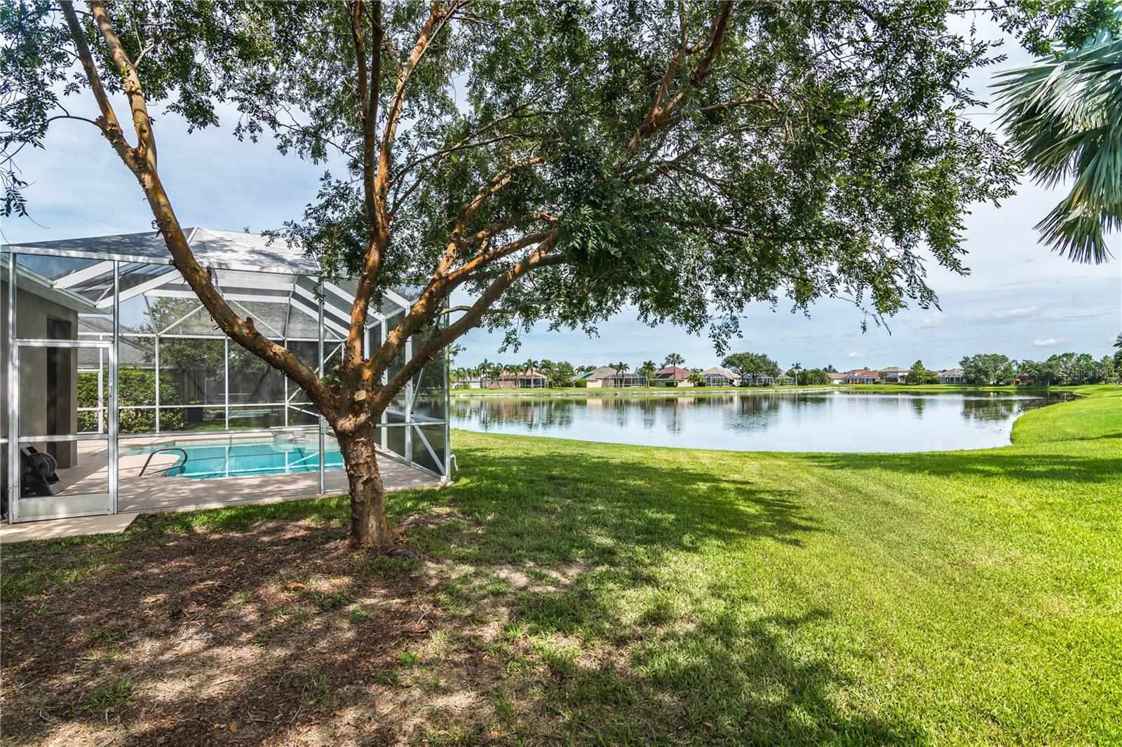 Listing photo id 77 for 3620 Chardonnay Drive