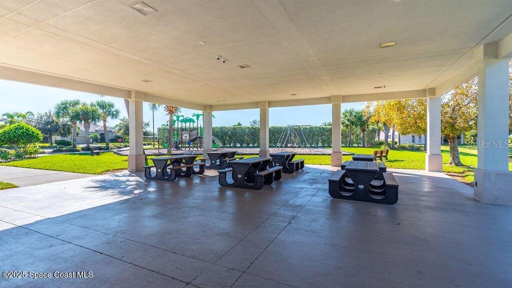 Listing photo id 87 for 3620 Chardonnay Drive