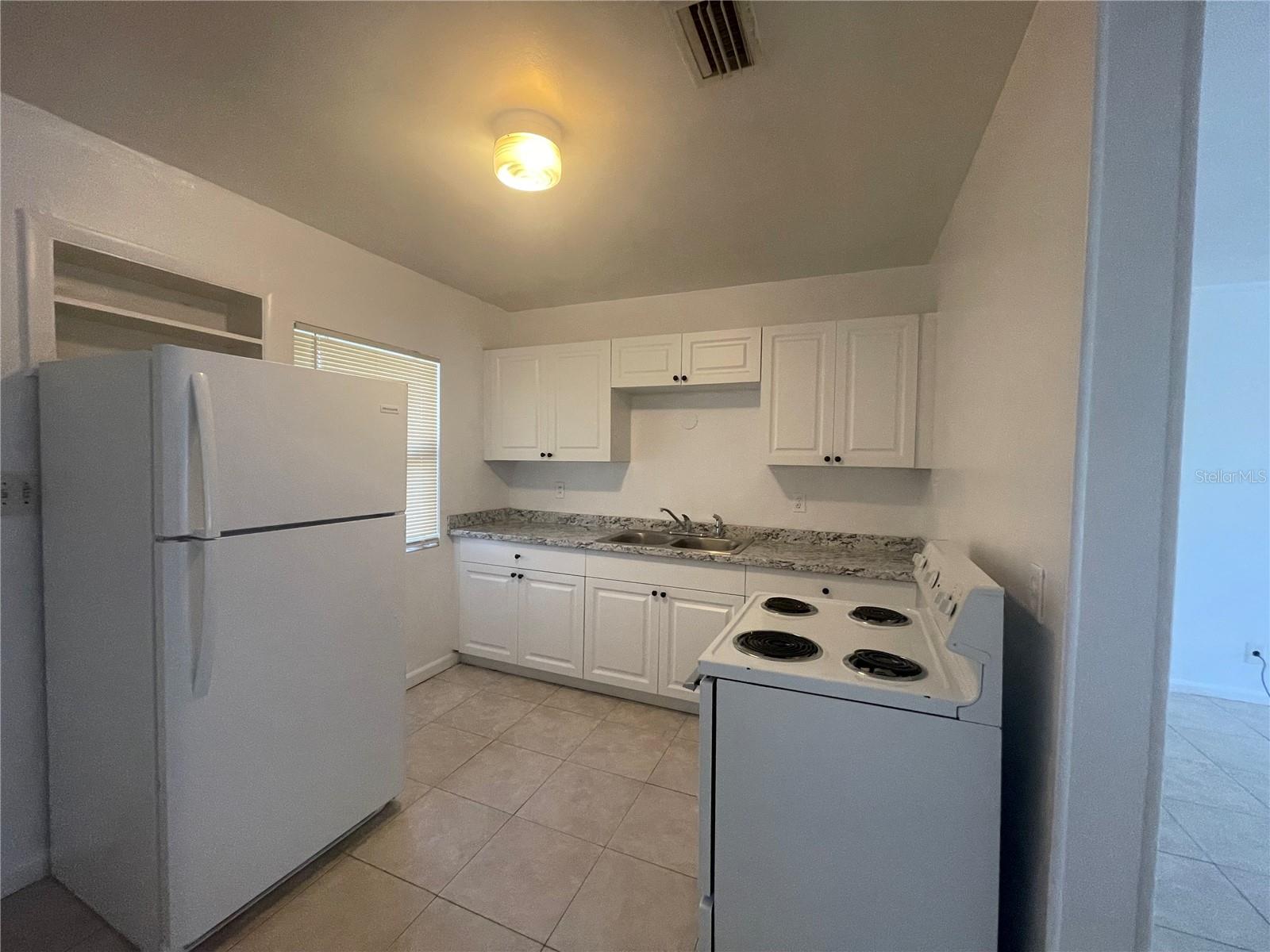 Image 18 of 23 For 881 Church Avenue