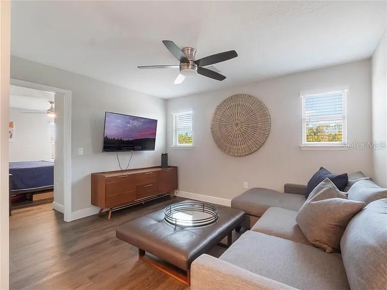 Image 18 of 40 For 753 Daybreak Place