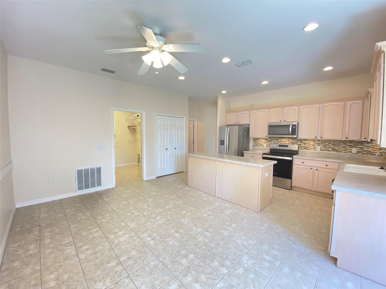 Image 11 of 39 For 202 Nova Avenue