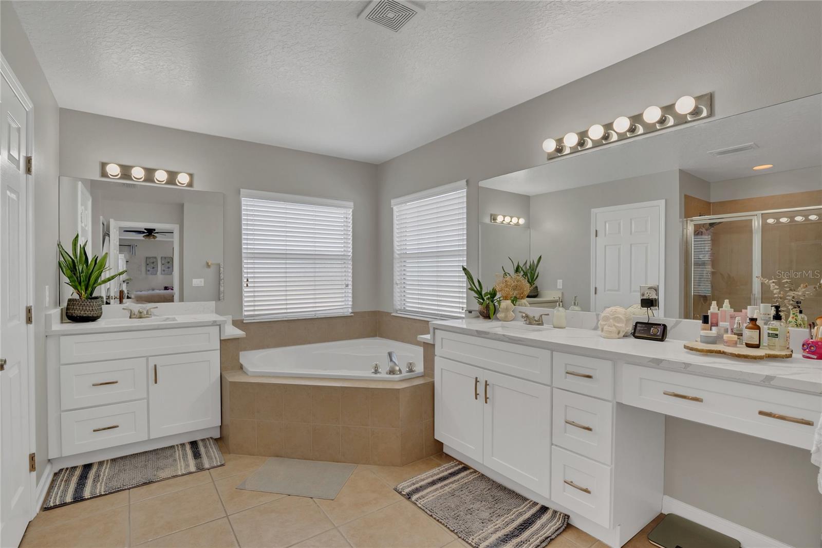 Image 18 of 36 For 10621 Cypress Trail Drive