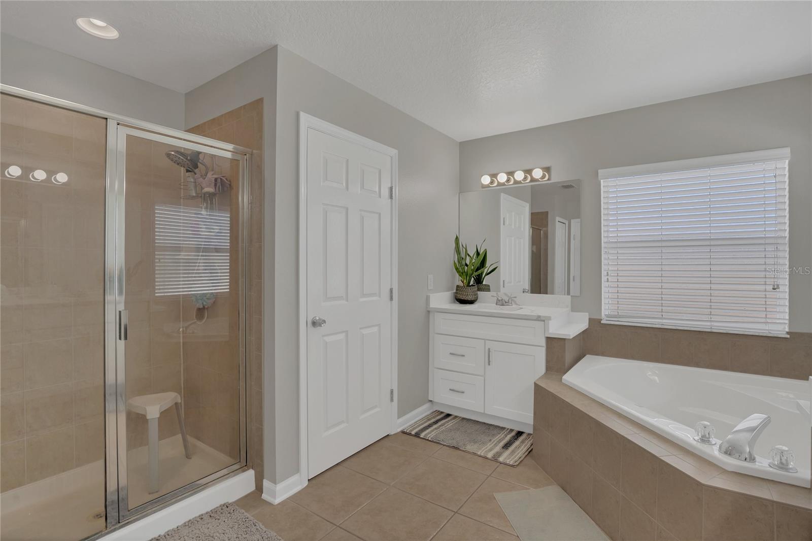 Image 19 of 36 For 10621 Cypress Trail Drive
