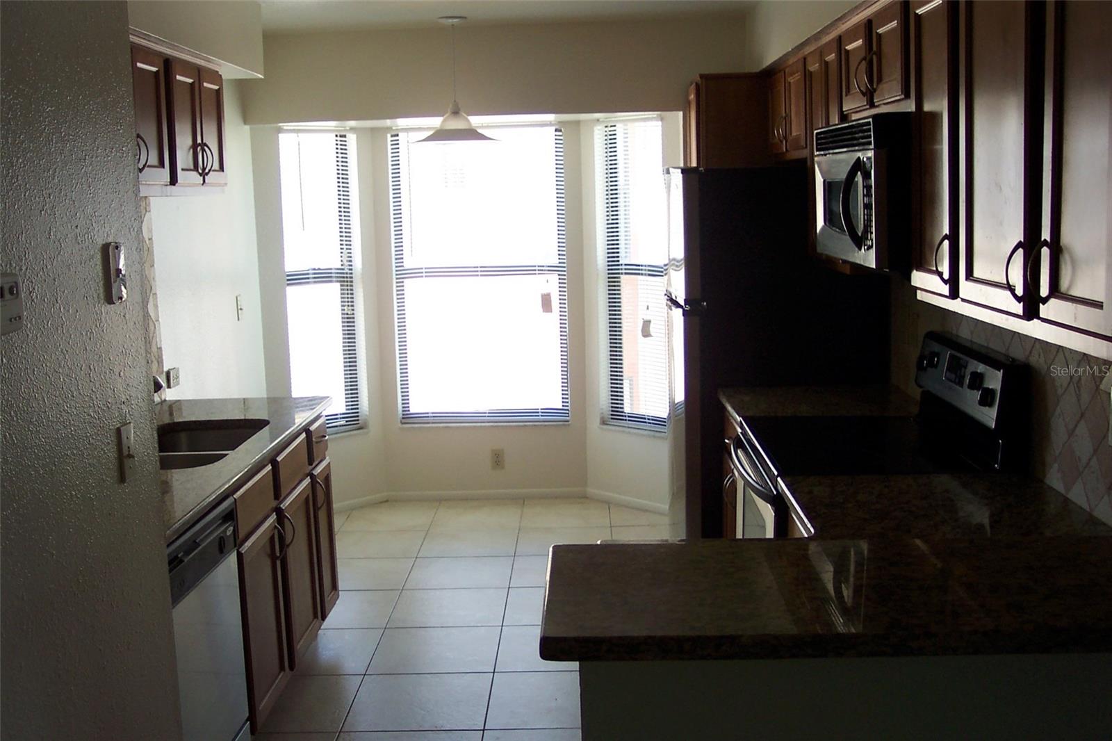 Image 6 of 11 For 7851 Sugar View Court 7851