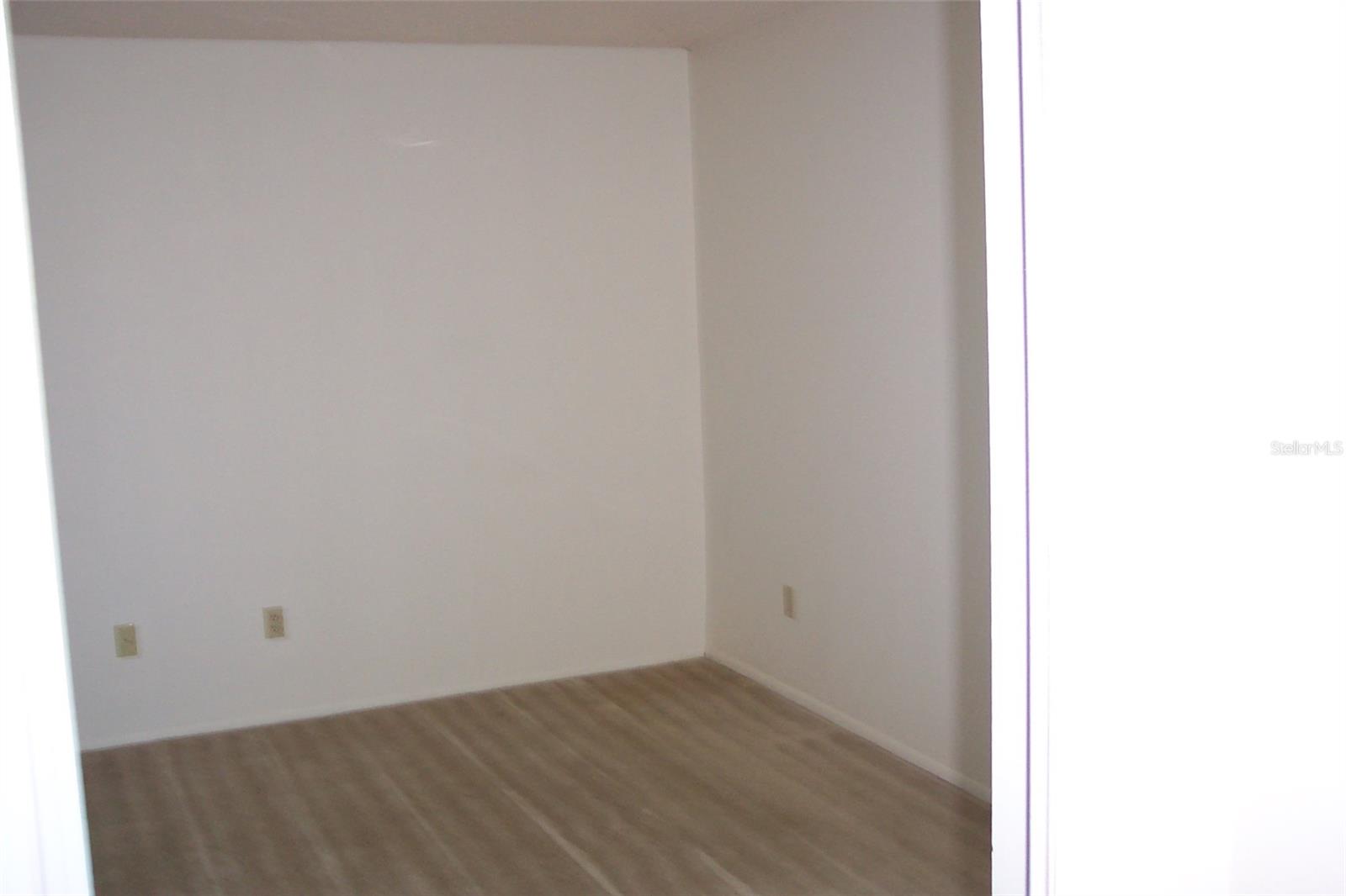 Image 7 of 11 For 7851 Sugar View Court 7851