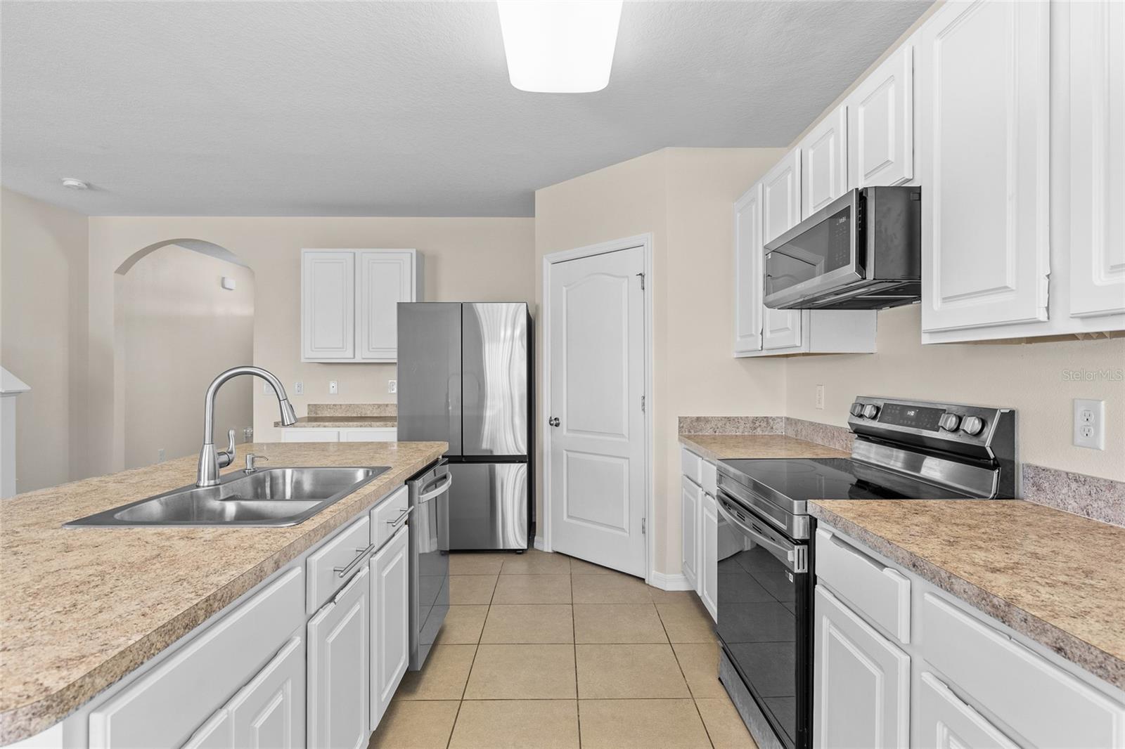 Image 12 of 45 For 6060 Forest Ridge Lane