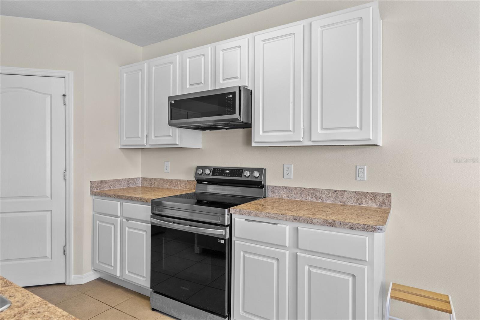 Image 16 of 45 For 6060 Forest Ridge Lane