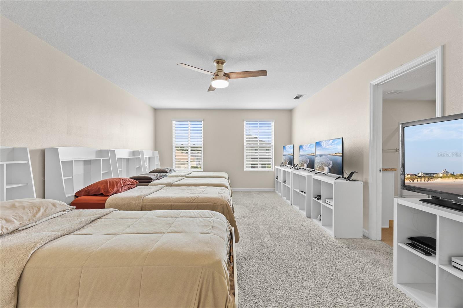 Image 22 of 45 For 6060 Forest Ridge Lane