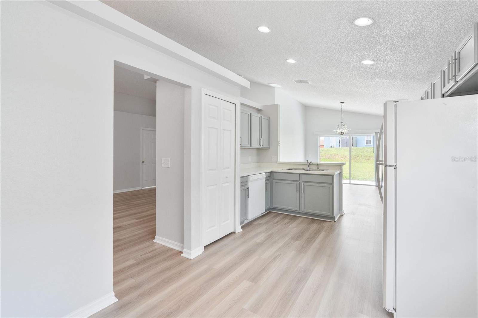 Image 11 of 34 For 313 Cheshire Way