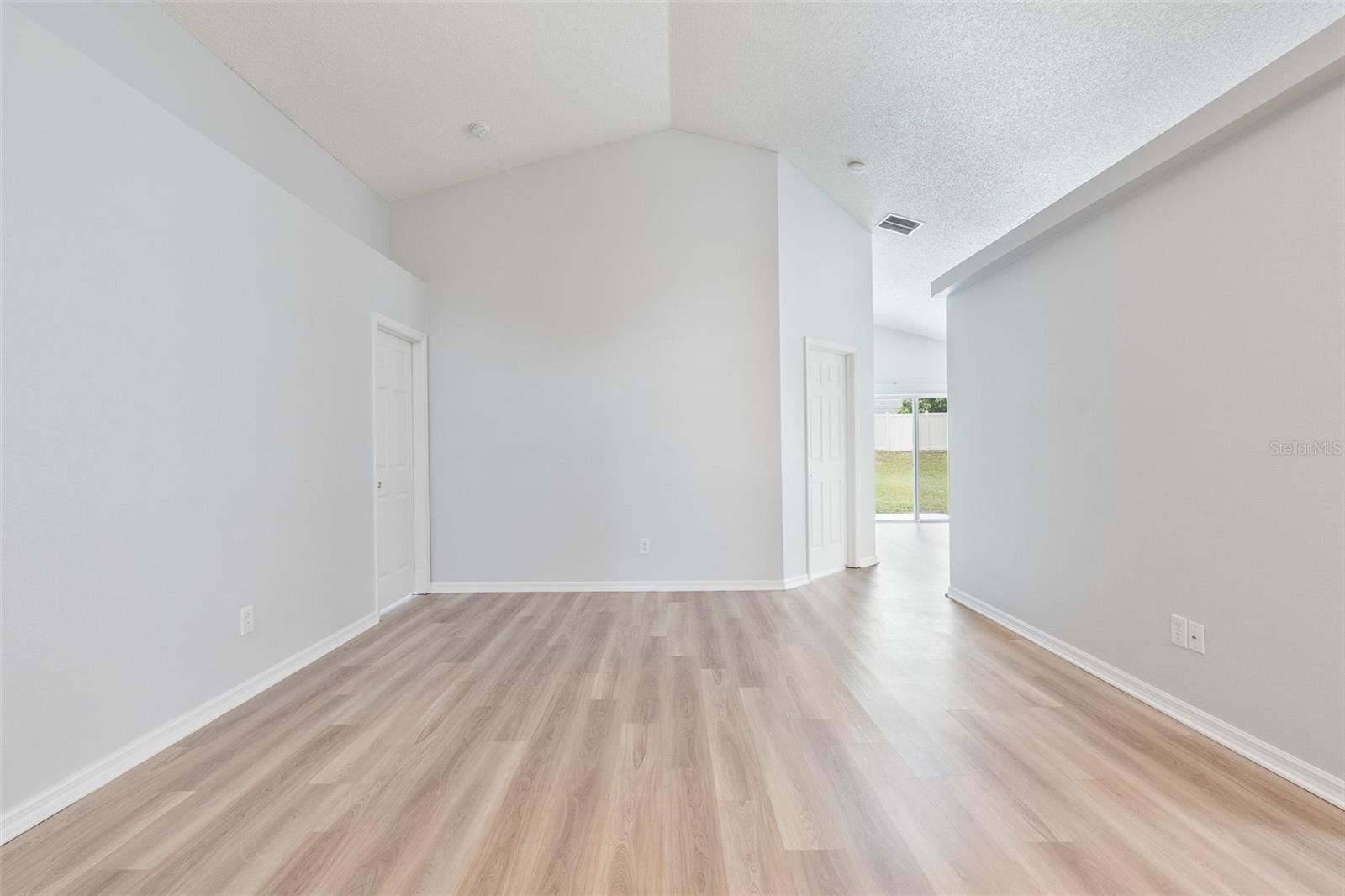 Image 5 of 34 For 313 Cheshire Way