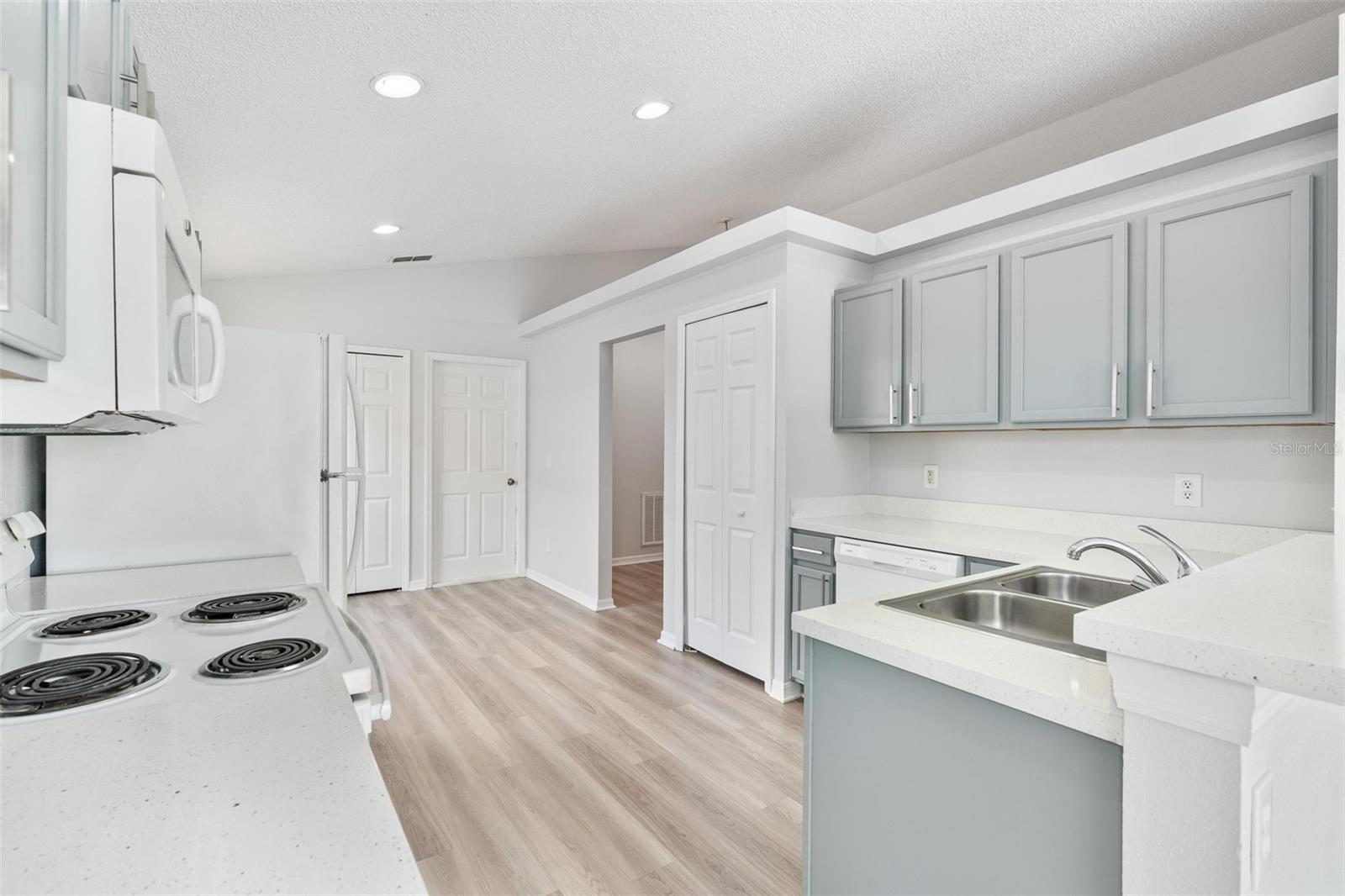 Image 9 of 34 For 313 Cheshire Way