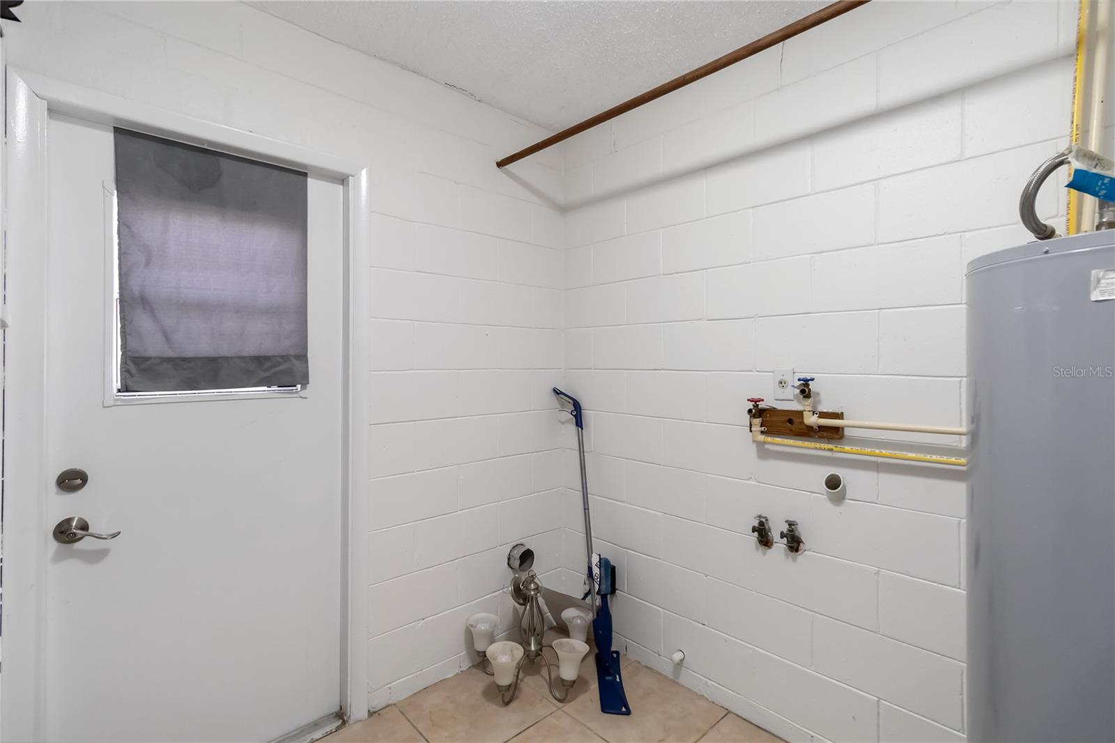 Image 20 of 25 For 8453 Mattituck Circle