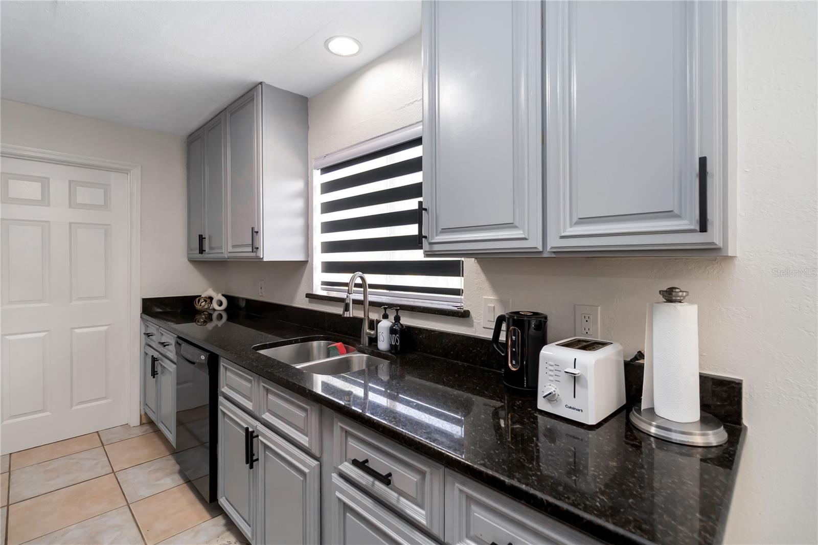 Image 9 of 25 For 8453 Mattituck Circle
