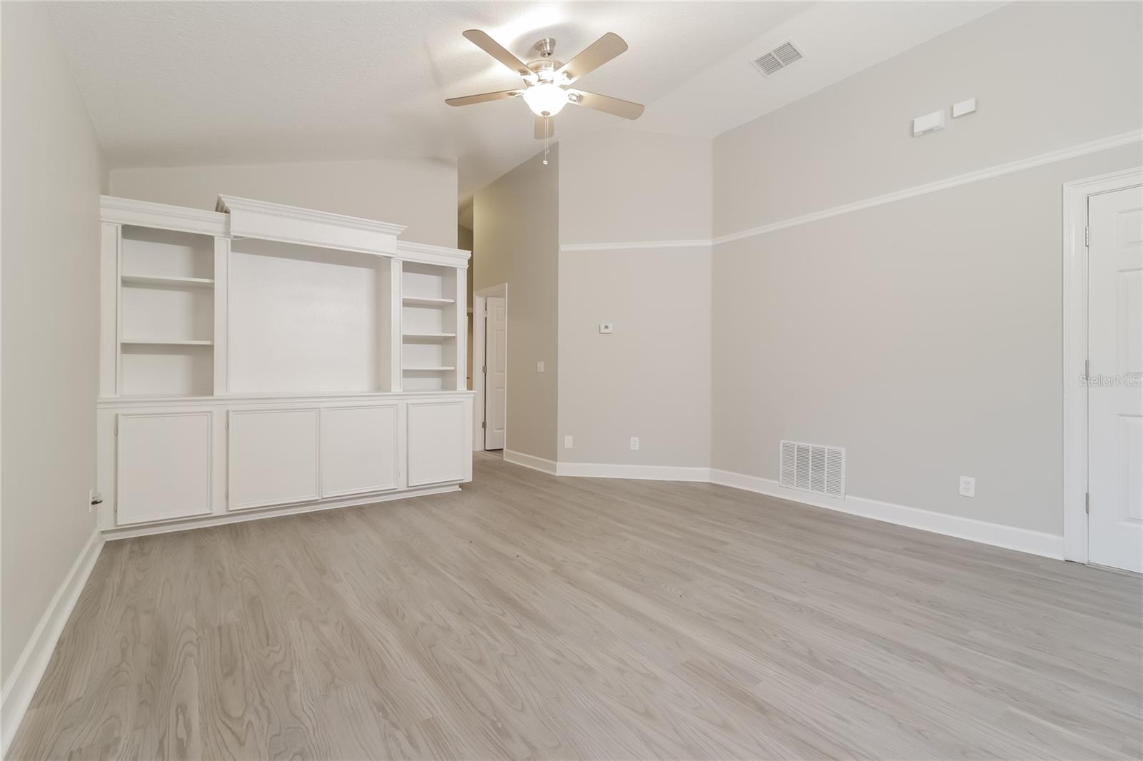 Image 6 of 17 For 2404 Shine Avenue