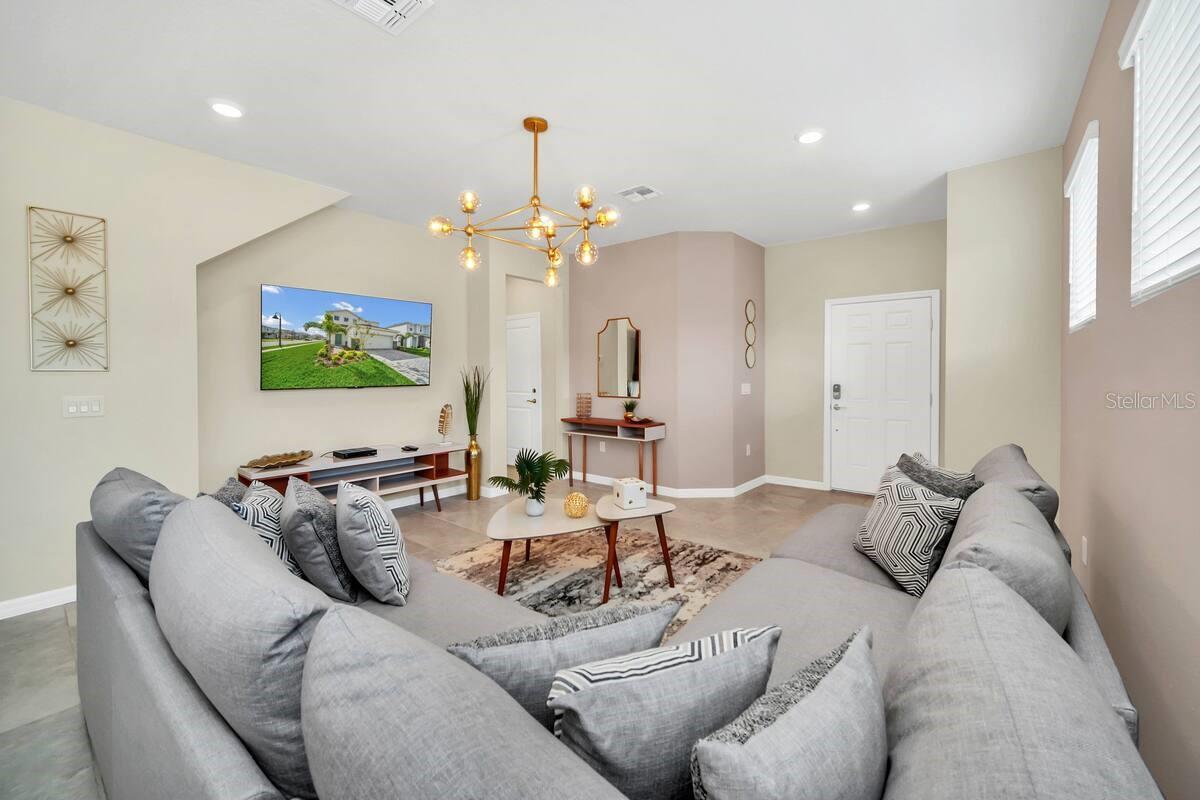 Image 4 of 25 For 3448 Lilac Way