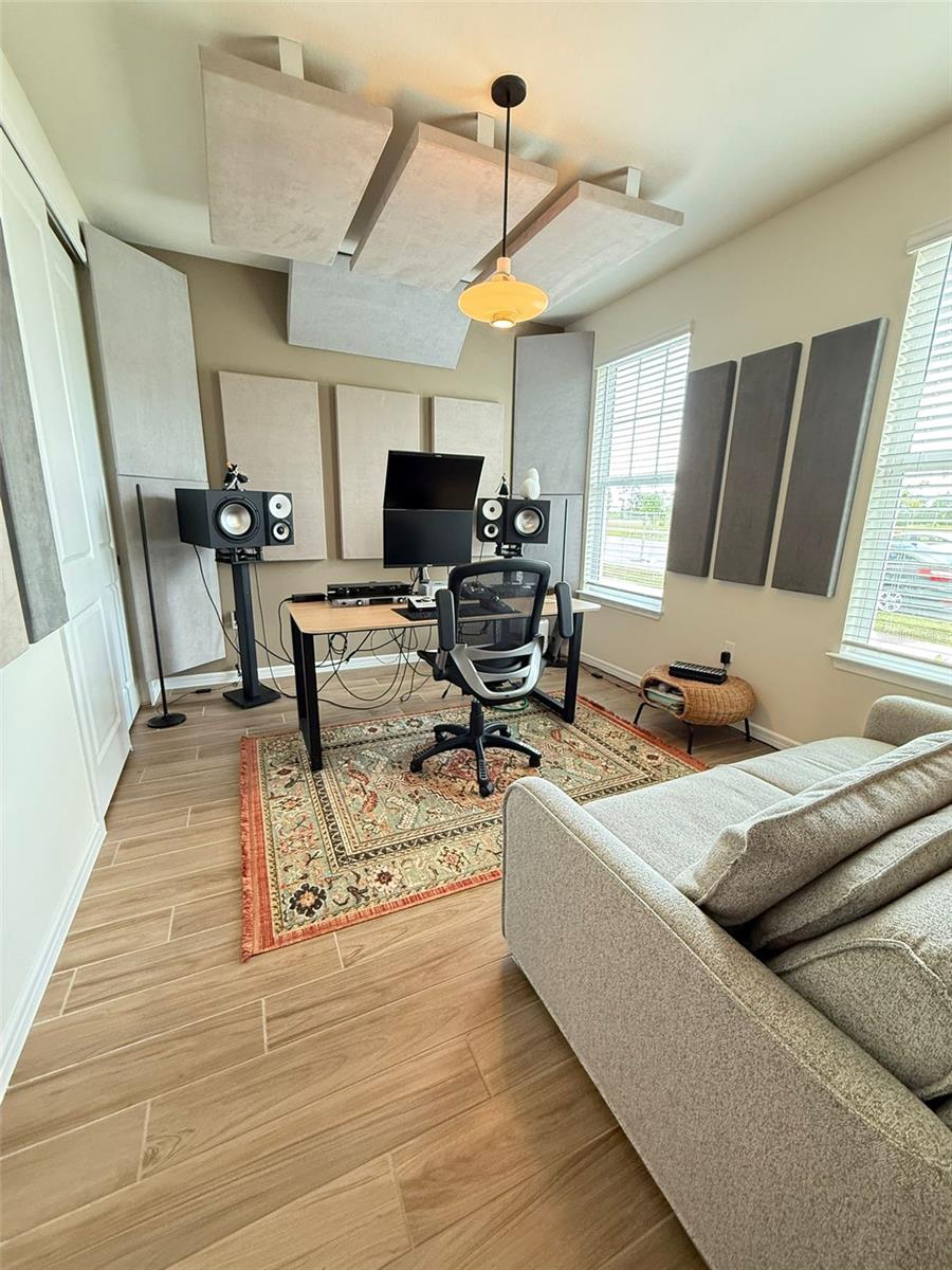 Image 18 of 23 For 3158 Voyager Avenue