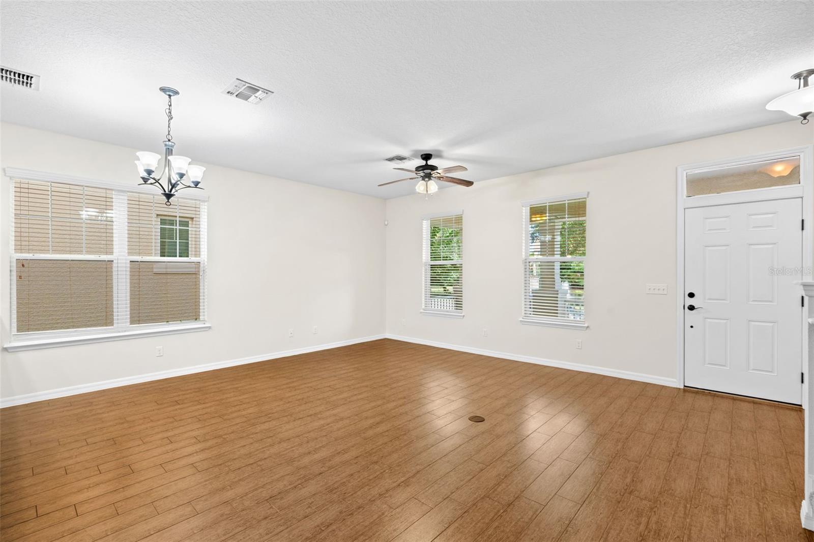Image 13 of 38 For 951 Ginnie Way
