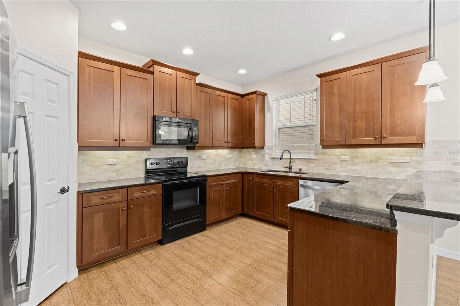 Image 16 of 38 For 951 Ginnie Way