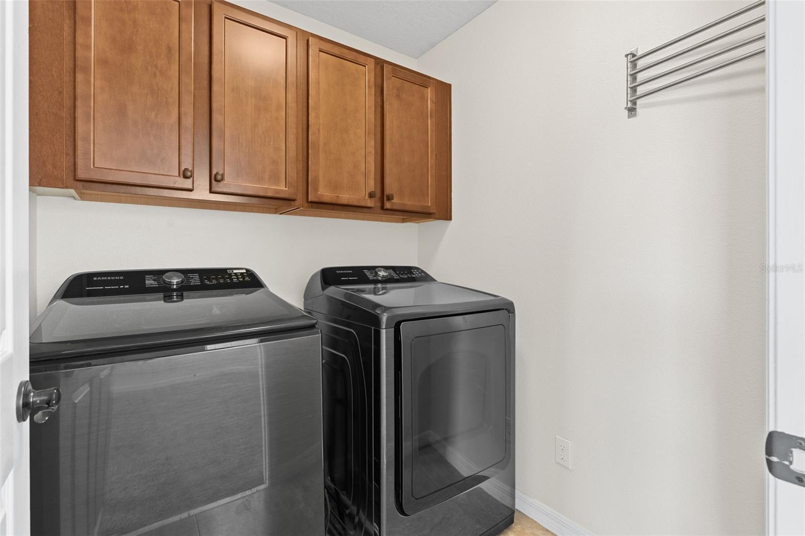 Image 21 of 38 For 951 Ginnie Way