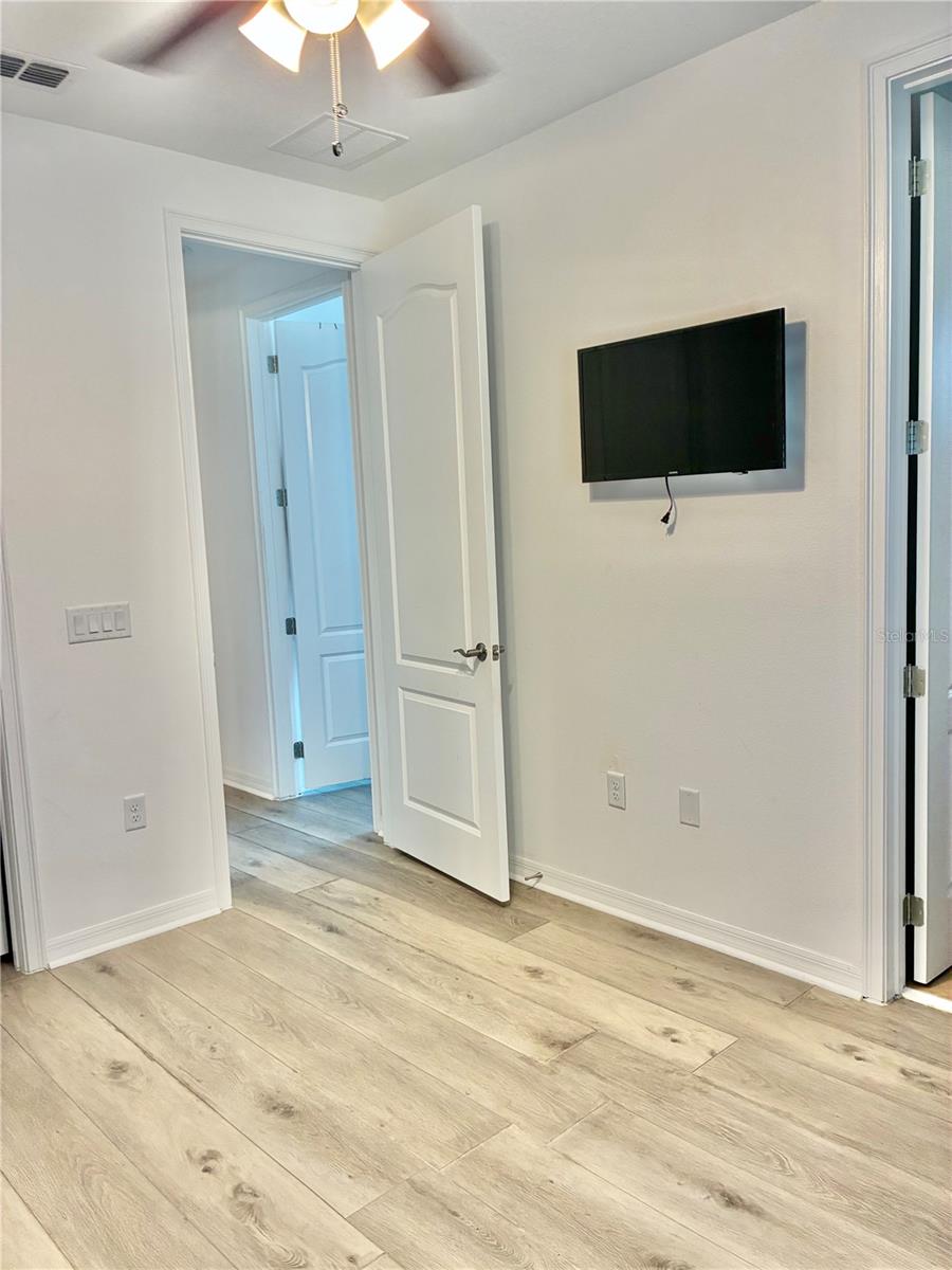 Image 36 of 63 For 14291 Swanley Street