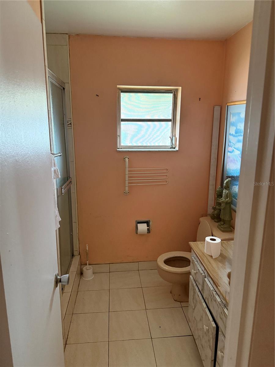 Image 12 of 19 For 5300 Washington Street 340p