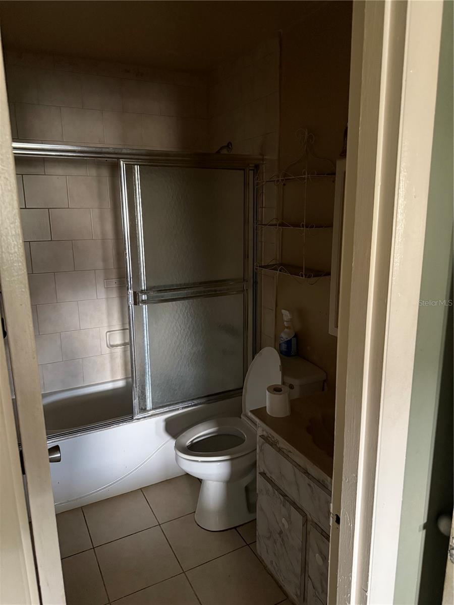 Image 15 of 19 For 5300 Washington Street 340p